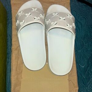 Authentic GUCCI Rubber GG Sandal/slides Great White